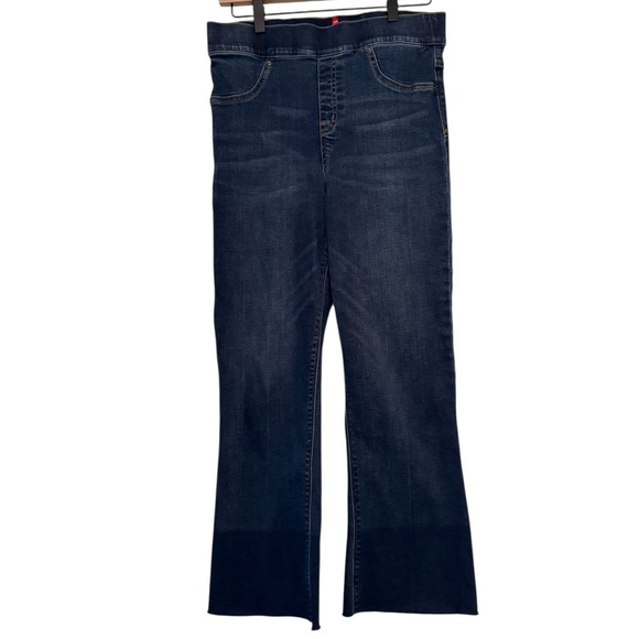 SPANX Women’s Denim Cropped Flare Raw Hem Pull-On Jeans - Medium Wash (Size M) - Picture 2 of 9